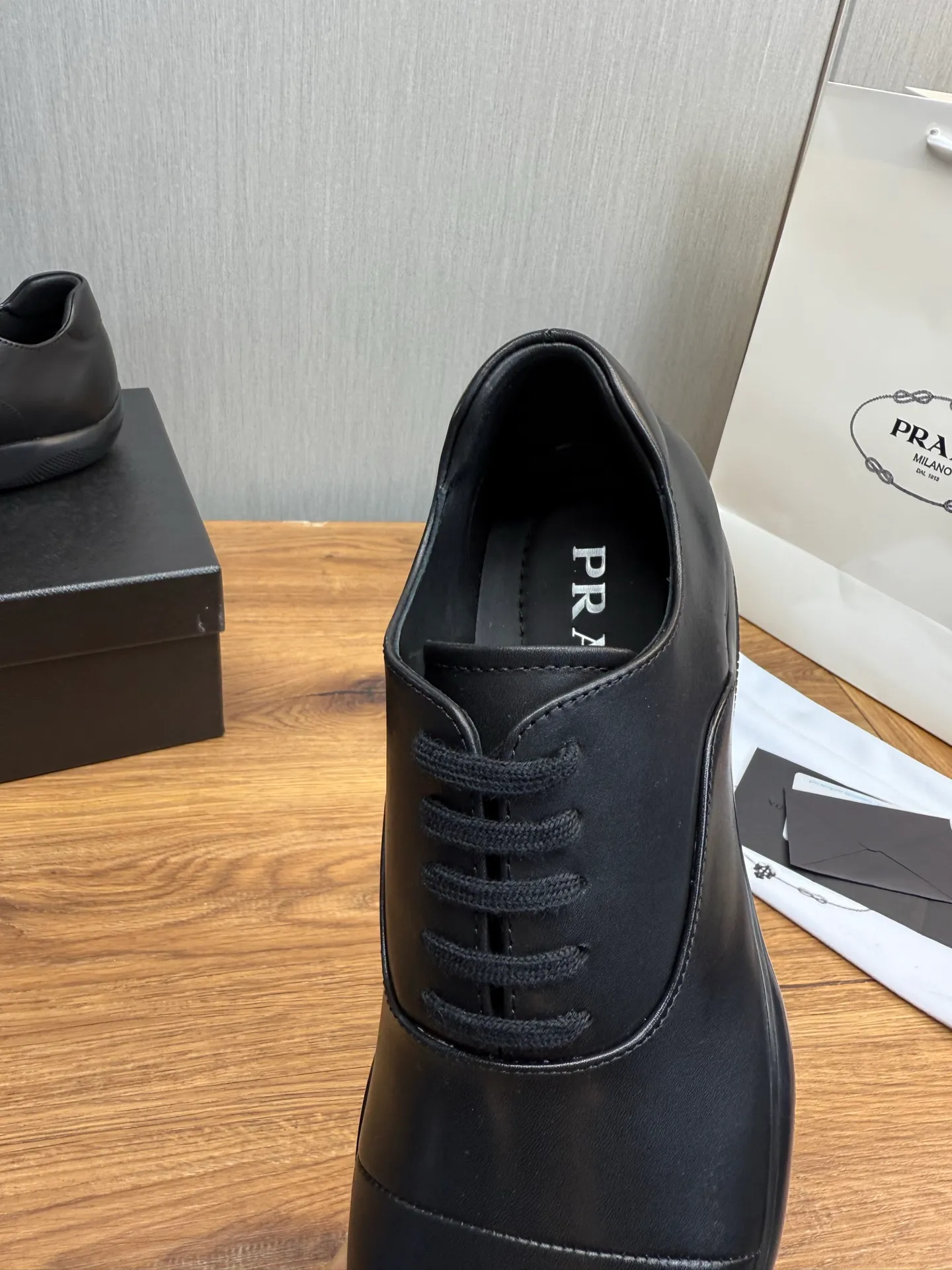 Men's shoes 💰760💰 [PRADA] New models synchronized with the official website, high-quality shipments ✔️Best sellers🔥 Original cowhide + cowhide lining, 1🆚1 replica, original original sole, 38-45 (men's 38.45 custom-made, non-refundable)
